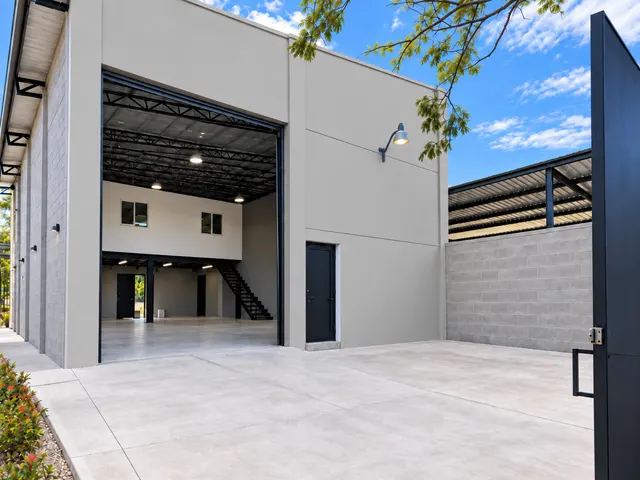 Nave industrial diseñada y construida por Green Haus